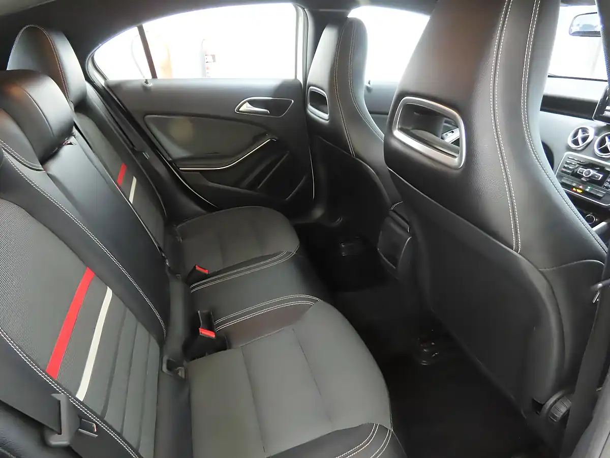 Used 2015 Mercedes-Benz a Class Se White - Interior and Exterior details 9