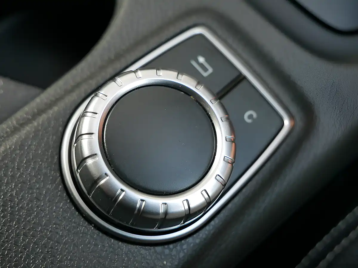 Used 2015 Mercedes-Benz a Class Sport Cirrus White - Interior and Exterior details 17
