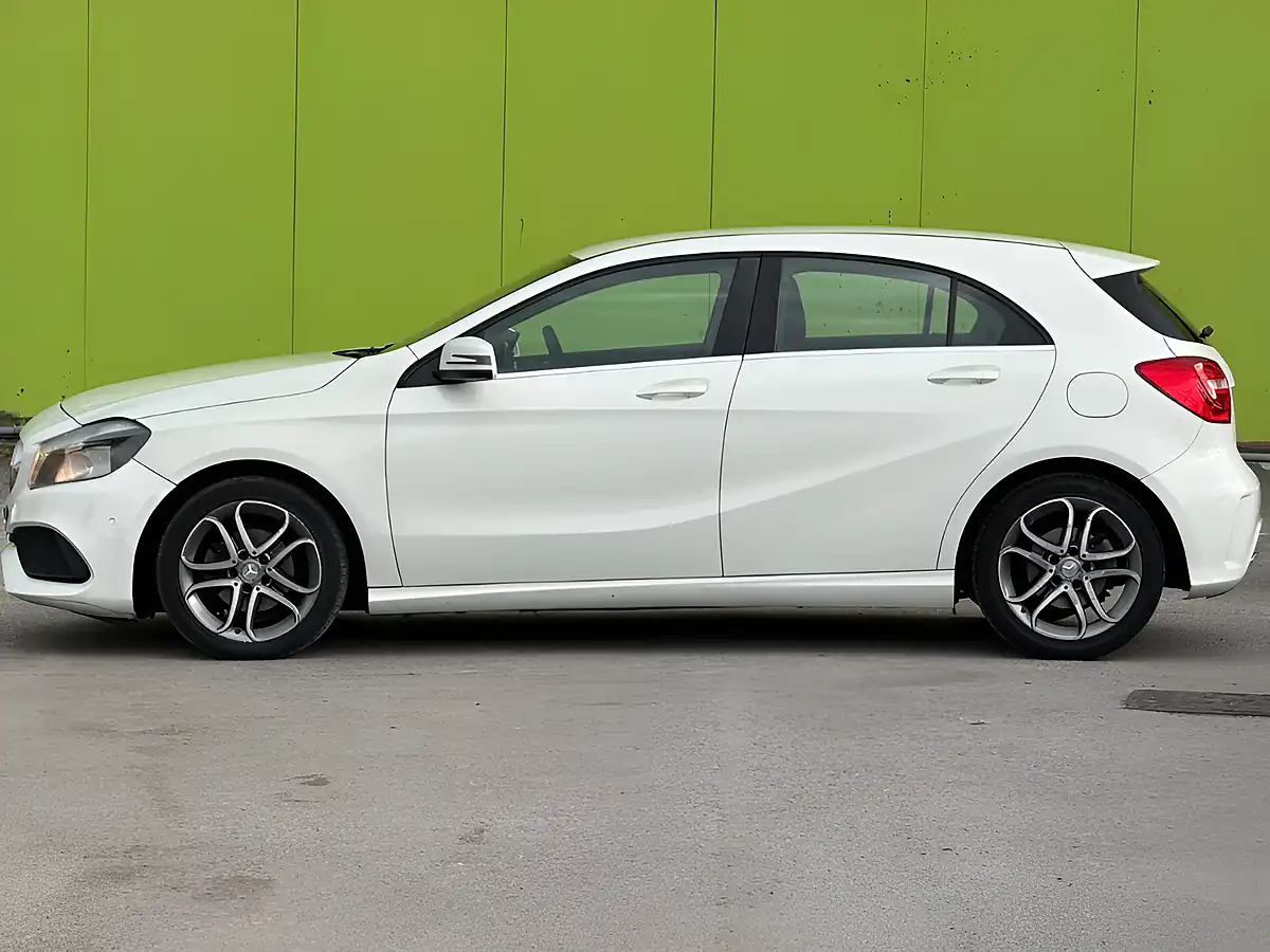 Used 2015 Mercedes-Benz a Class Sport White - Interior and Exterior details 8