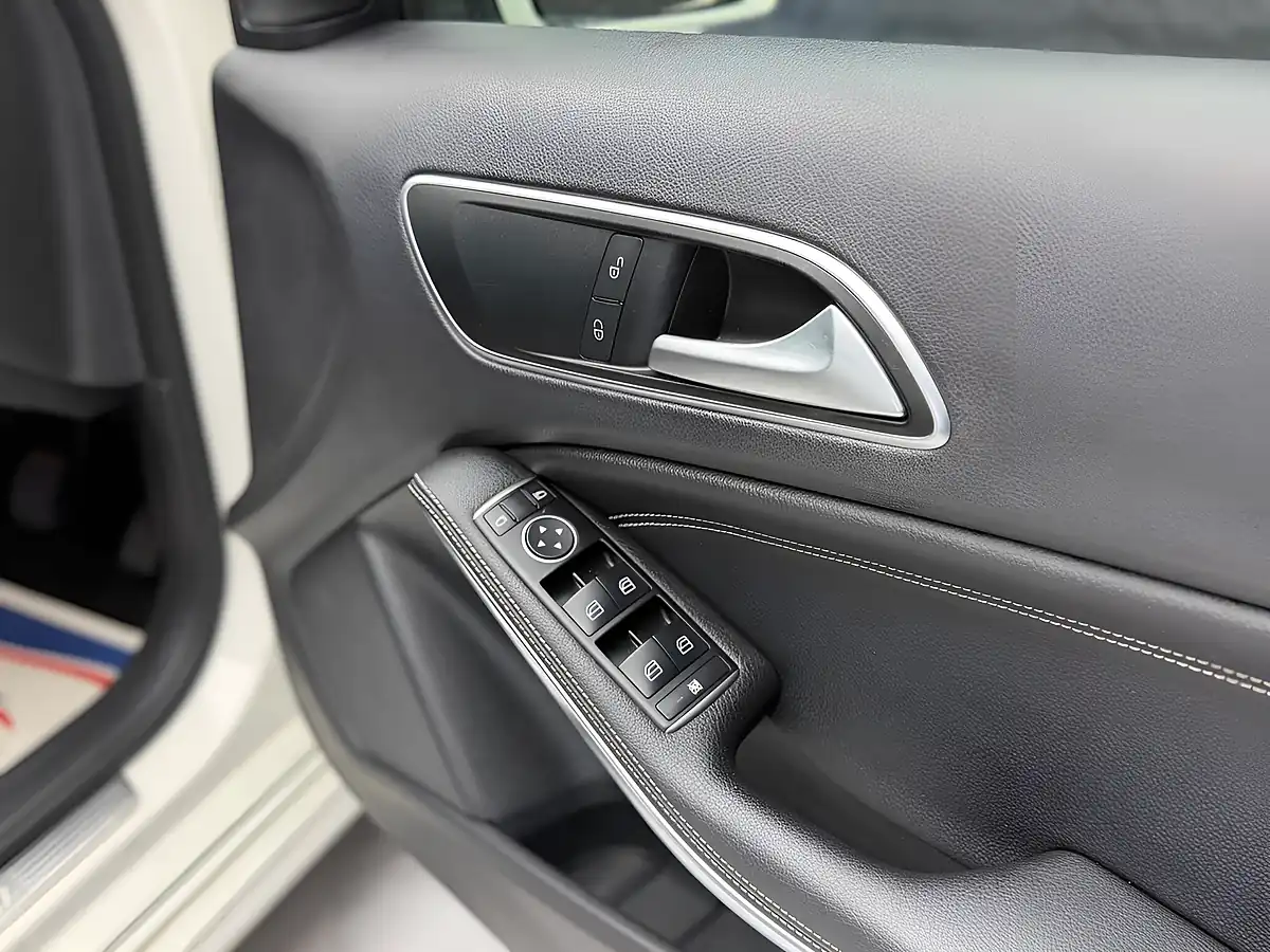 Used 2015 Mercedes-Benz a Class Sport White - Interior and Exterior details 12