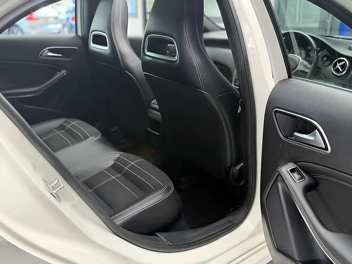 Used 2015 Mercedes-Benz a Class Sport White - Interior and Exterior details 20