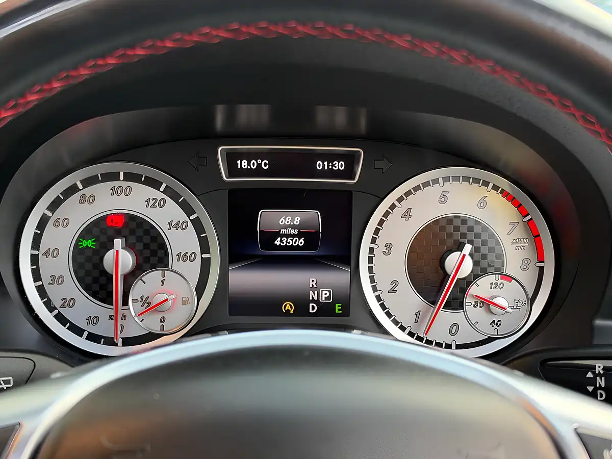 Used 2015 Mercedes-Benz a Class Sport White - Interior and Exterior details 15