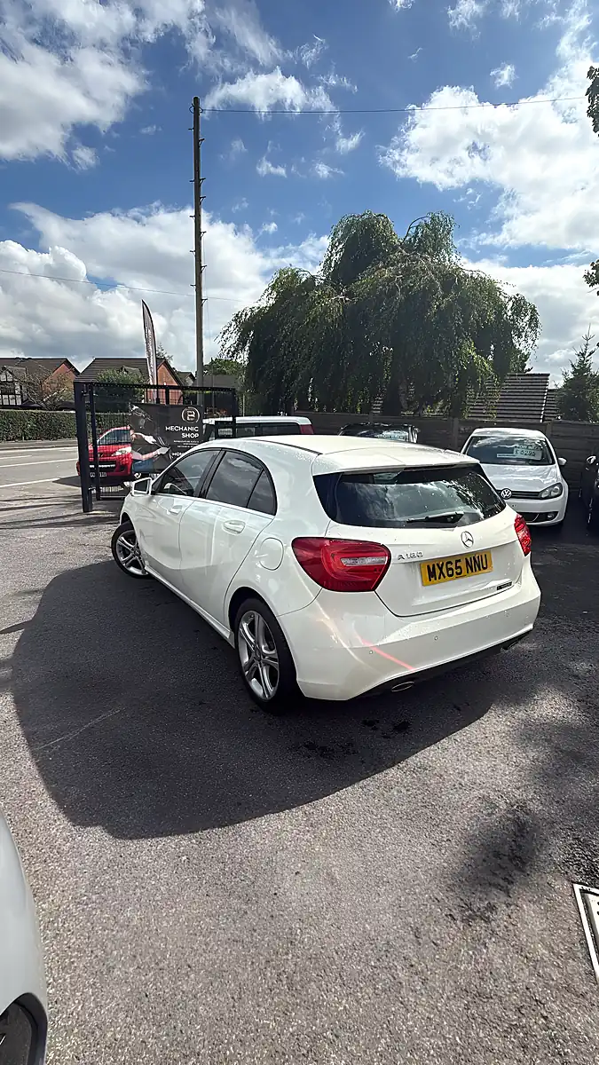 Used 2015 Mercedes-Benz A180 Premium Polar White - Interior and Exterior details 4