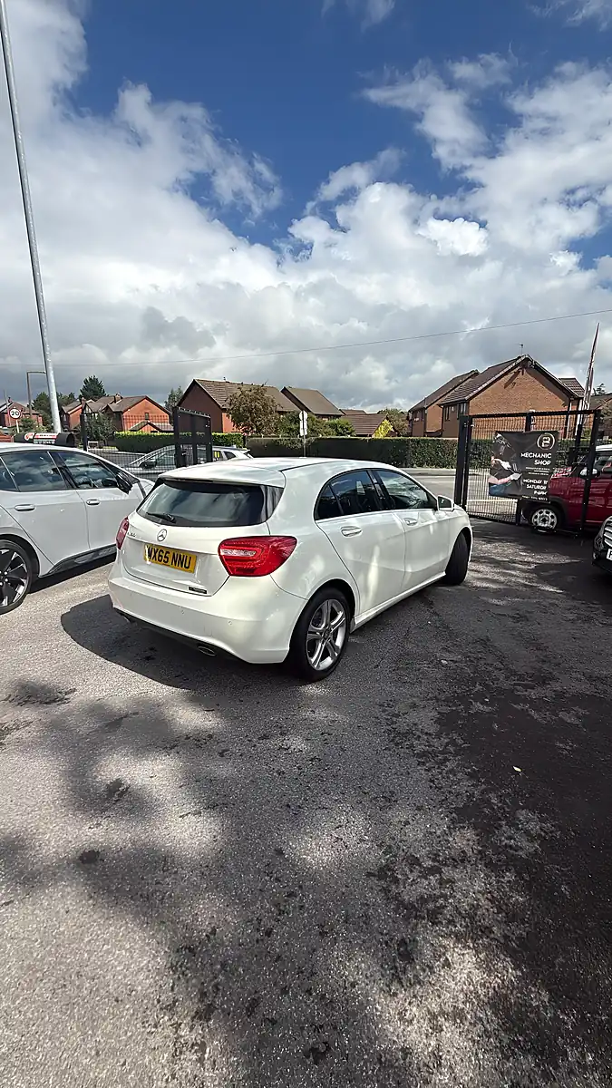 Used 2015 Mercedes-Benz A180 Premium Polar White - Interior and Exterior details 5