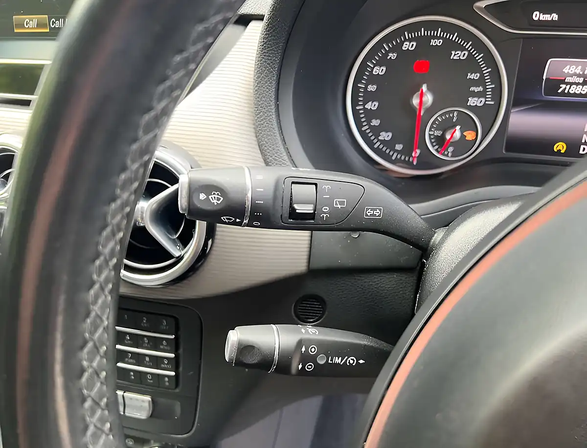 Used 2015 Mercedes-Benz B Class Se Executive Cirrus White - Interior and Exterior details 13