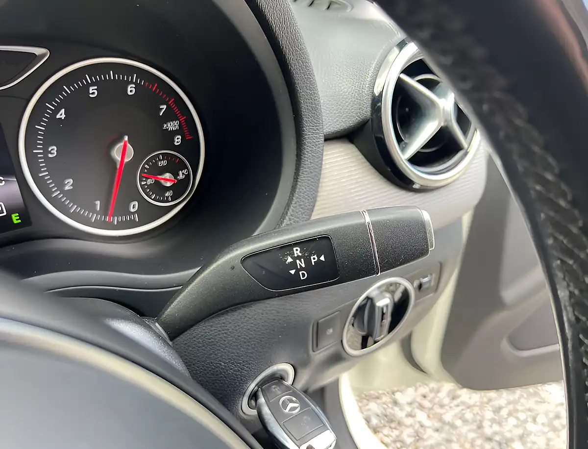 Used 2015 Mercedes-Benz B Class Se Executive Cirrus White - Interior and Exterior details 14