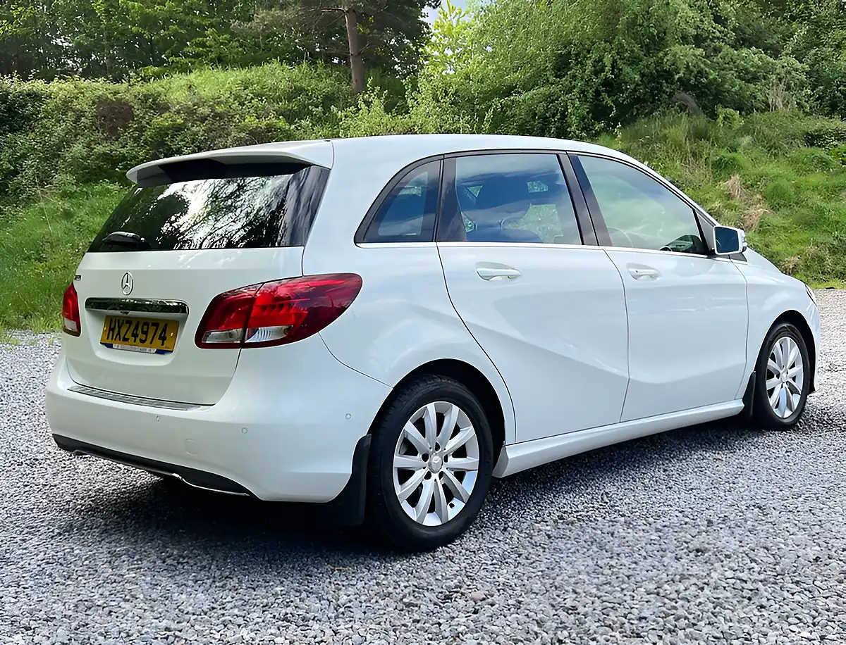 Used 2015 Mercedes-Benz B Class Se Executive Cirrus White - Interior and Exterior details 3