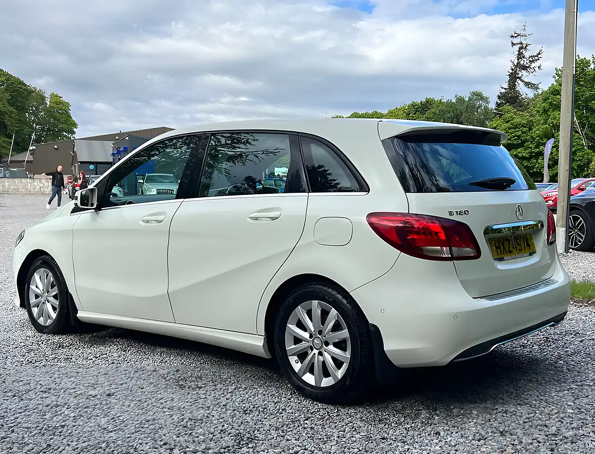 Used 2015 Mercedes-Benz B Class Se Executive Cirrus White - Interior and Exterior details 5