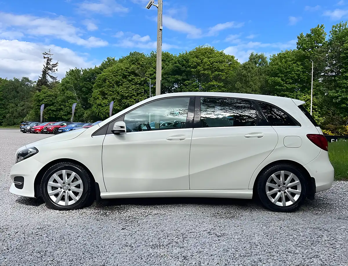Used 2015 Mercedes-Benz B Class Se Executive Cirrus White - Interior and Exterior details 6