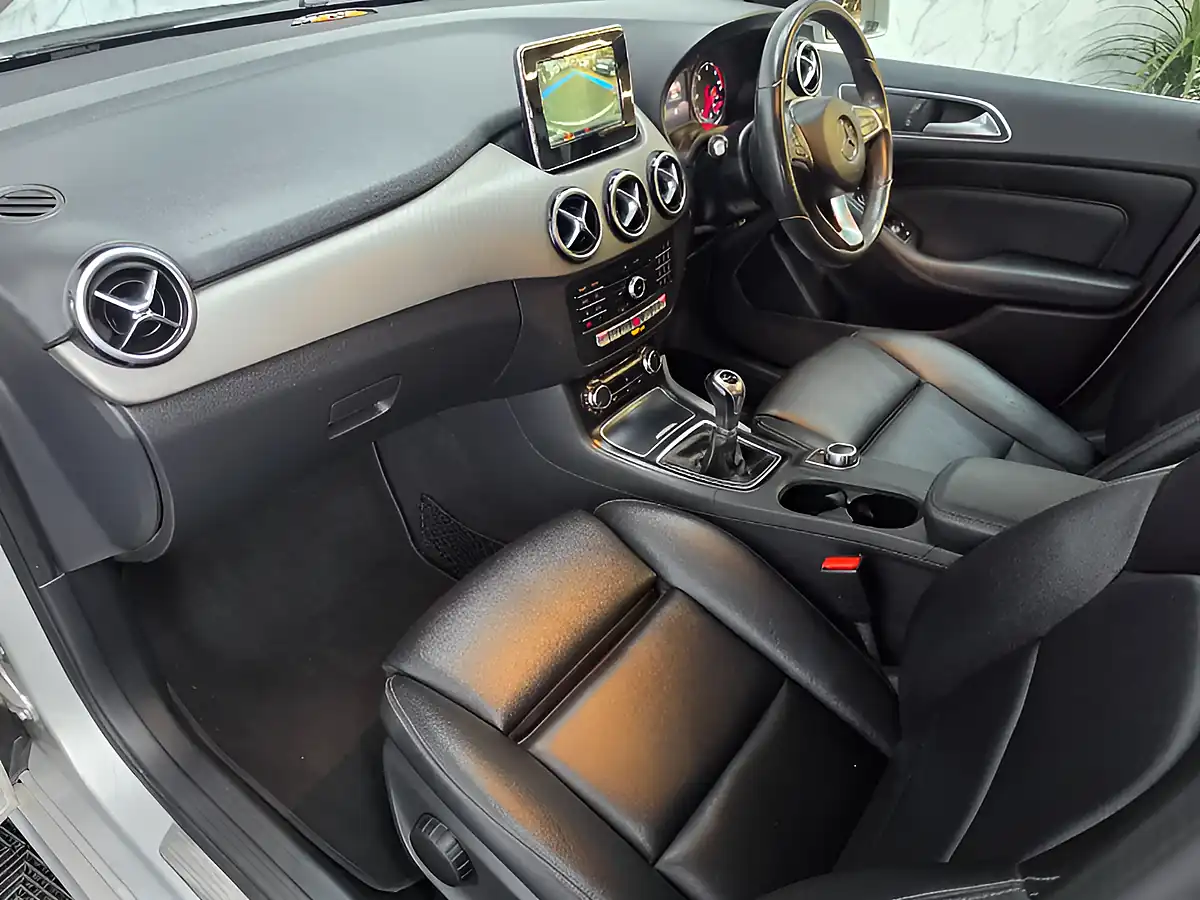 Used 2015 Mercedes-Benz B Class Se (executive) Silver - Interior and Exterior details 13