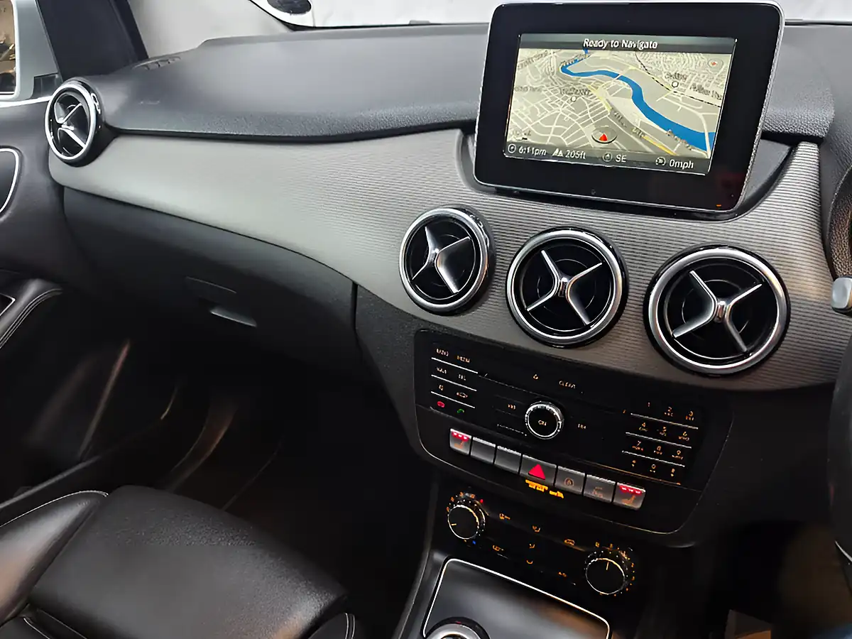 Used 2015 Mercedes-Benz B Class Se (executive) Silver - Interior and Exterior details 16