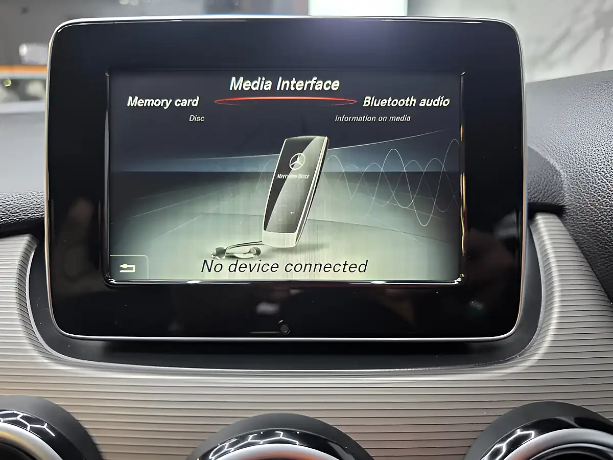 Used 2015 Mercedes-Benz B Class Se (executive) Silver - Interior and Exterior details 18