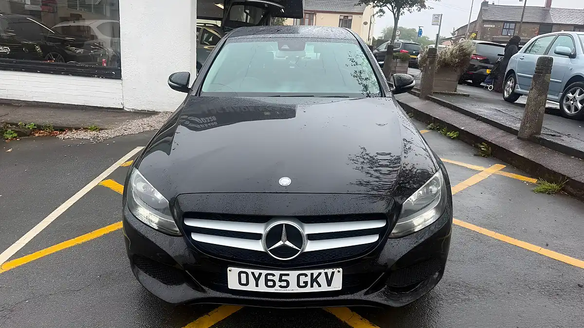 Used 2015 Mercedes-Benz C Class Se Black - Interior and Exterior details 6