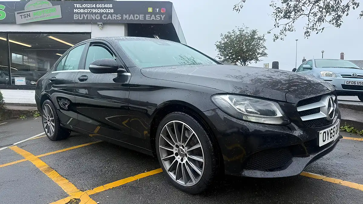 Used 2015 Mercedes-Benz C Class Se Black - Interior and Exterior details 8