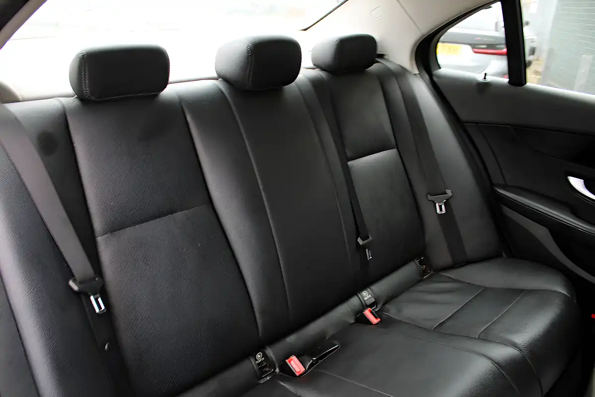Used 2015 Mercedes-Benz C Class Se Black - Interior and Exterior details 12