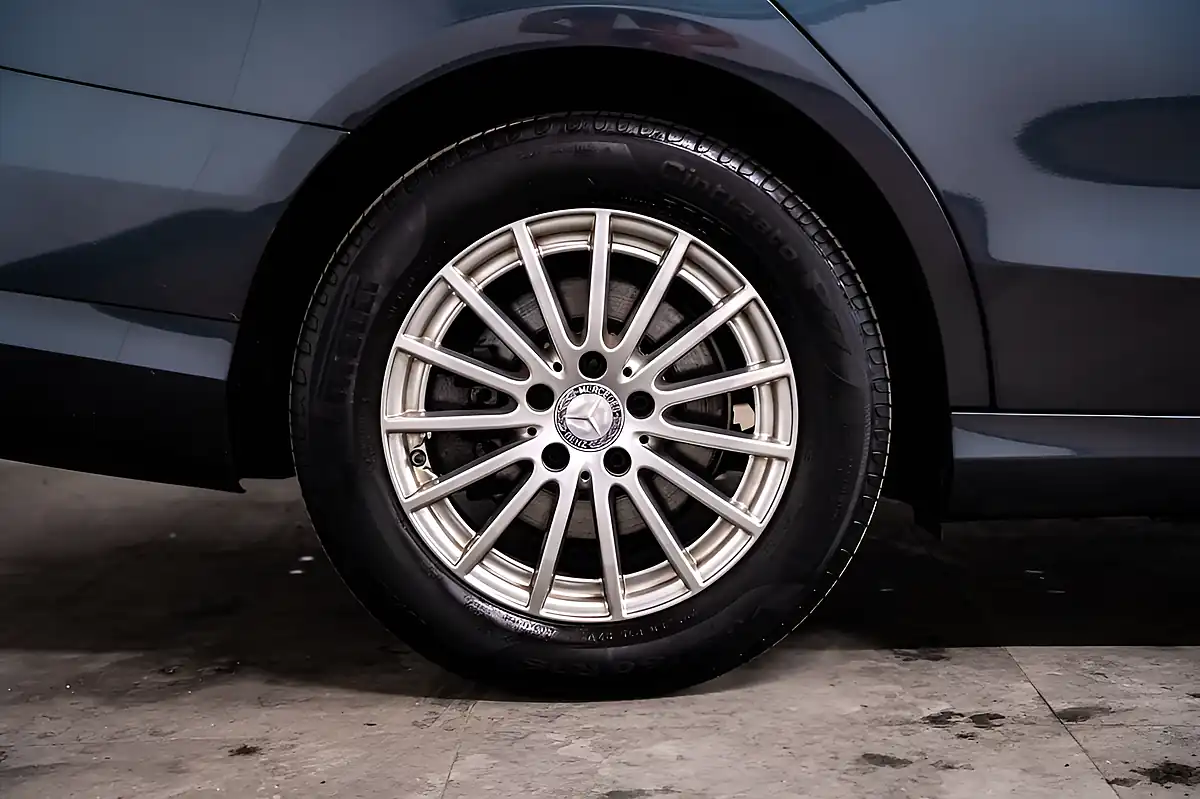Used 2015 Mercedes-Benz C Class Se Grey - Interior and Exterior details 17