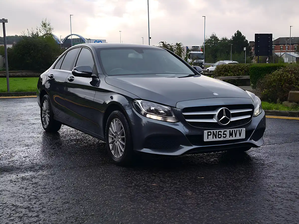 Used 2015 Mercedes-Benz C Class Se Grey - Interior and Exterior details 9