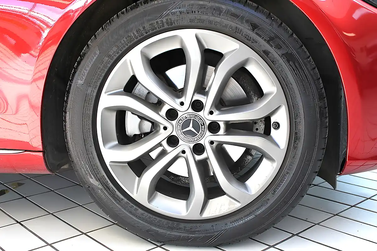 Used 2015 Mercedes-Benz C-Class Sport Hyacinth Red - Interior and Exterior details 10