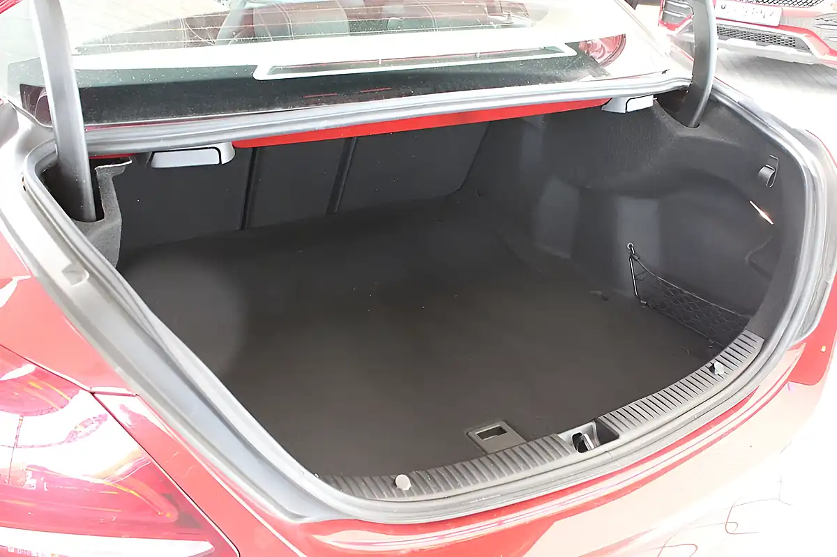 Used 2015 Mercedes-Benz C-Class Sport Hyacinth Red - Interior and Exterior details 19