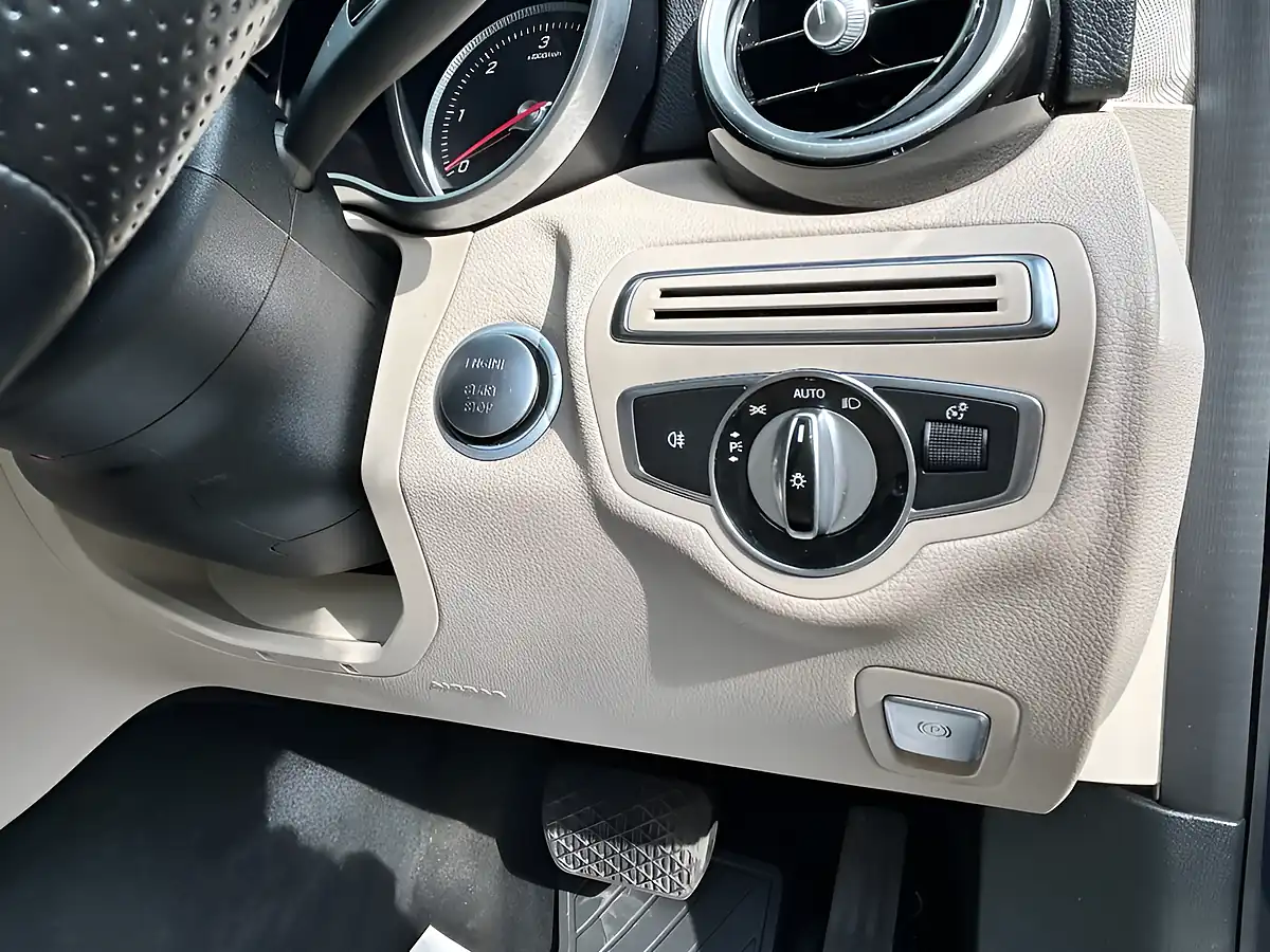 Used 2015 Mercedes-Benz C Class Sport (premium Plus) Blue - Interior and Exterior details 13