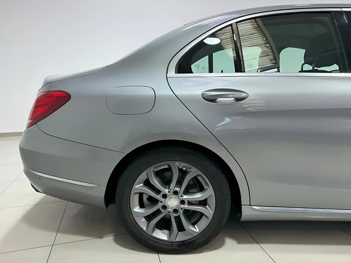 Used 2015 Mercedes-Benz C-Class Sport Silver - Interior and Exterior details 10