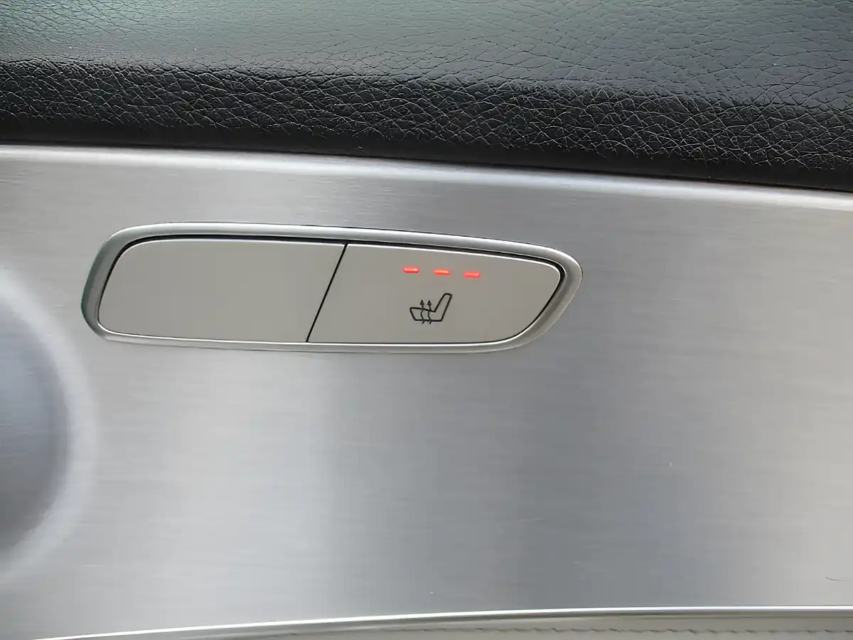 Used 2015 Mercedes-Benz C Class Sport Silver - Interior and Exterior details 11