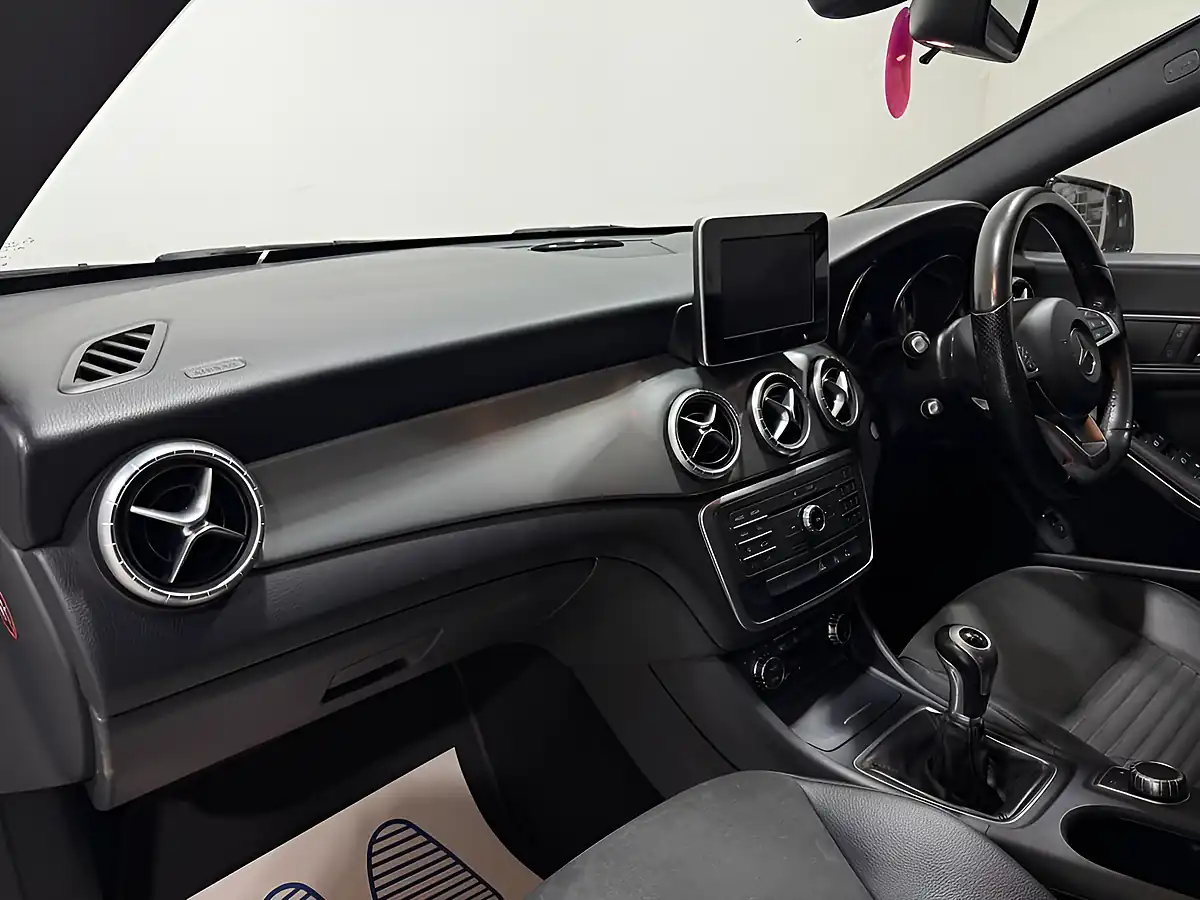 Used 2015 Mercedes-Benz Cla AMG Sport White - Interior and Exterior details 11