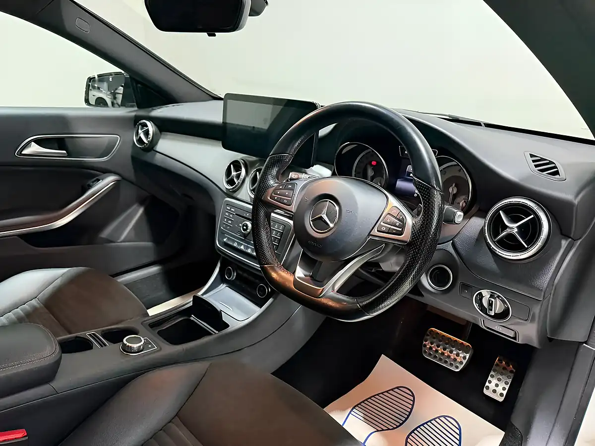 Used 2015 Mercedes-Benz Cla AMG Sport White - Interior and Exterior details 11