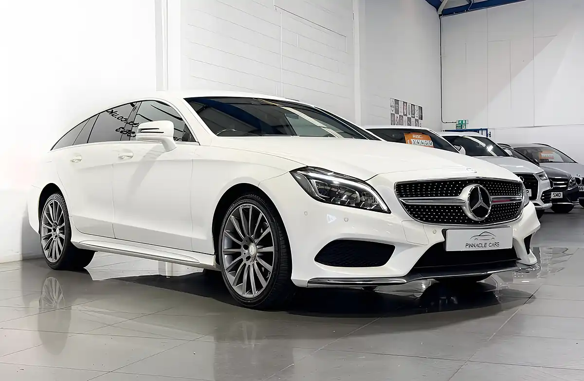 Used 2015 Mercedes-Benz Cls AMG Line Shooting Brake White - Interior and Exterior details 5