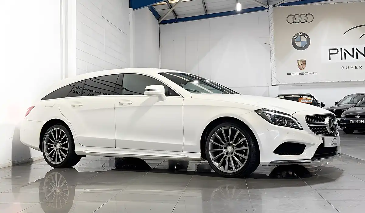 Used 2015 Mercedes-Benz Cls AMG Line Shooting Brake White - Interior and Exterior details 6