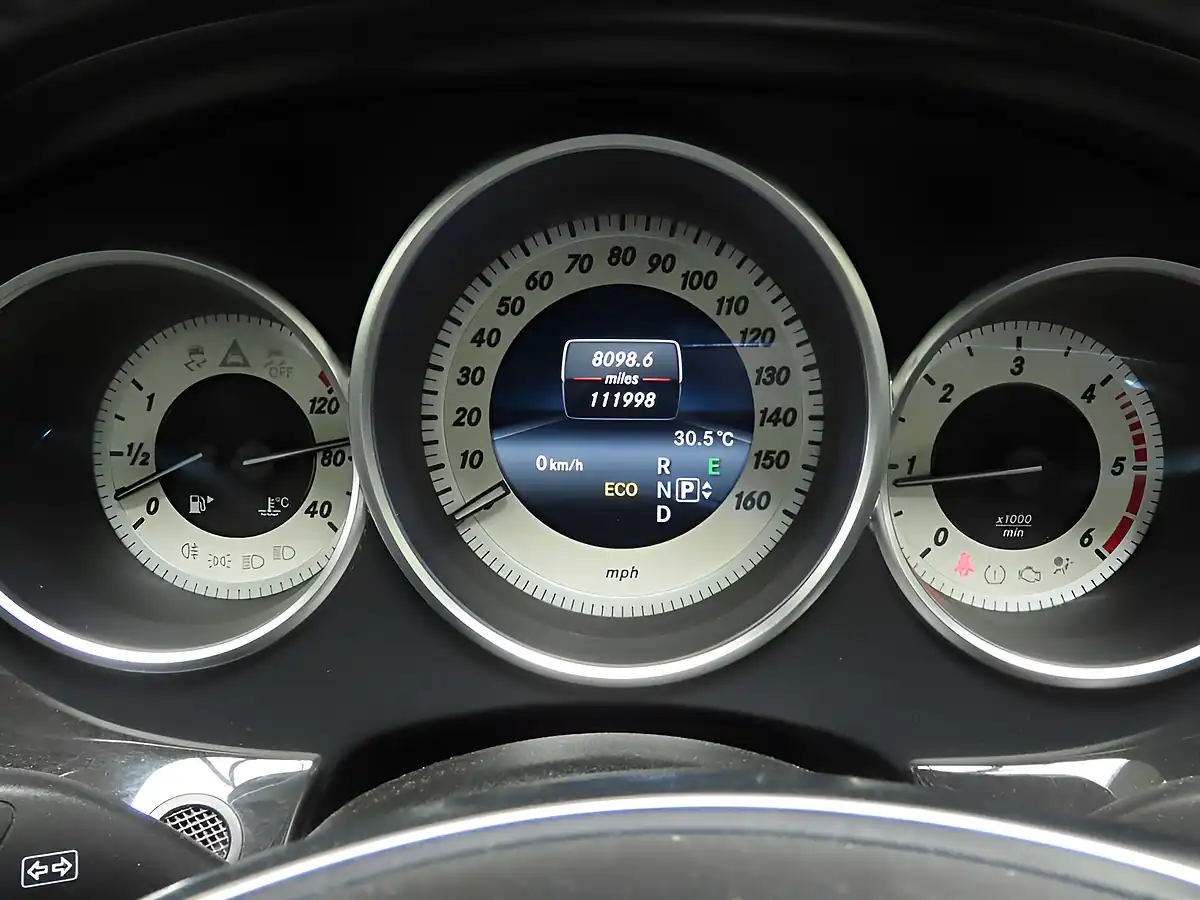 Used 2015 Mercedes-Benz Cls AMG Line Silver - Interior and Exterior details 5
