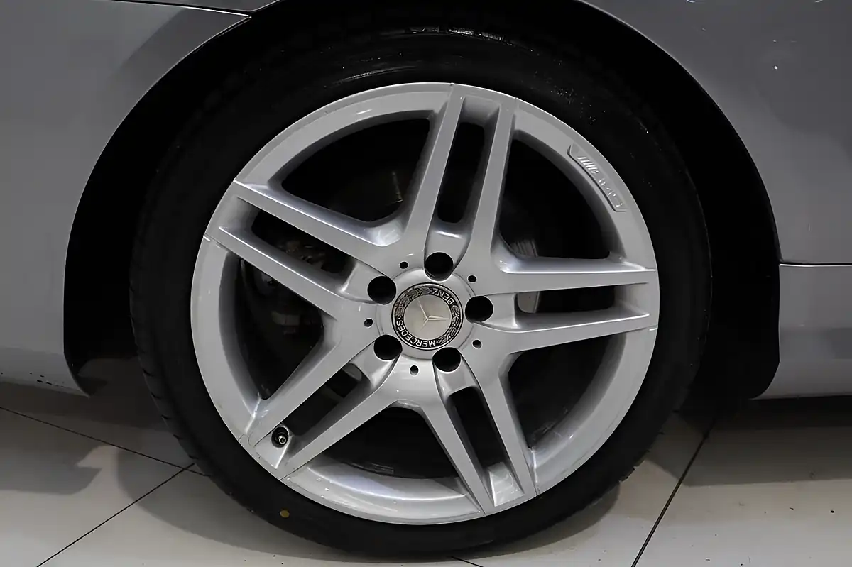 Used 2015 Mercedes-Benz E Class AMG Line (premium) Silver - Interior and Exterior details 2