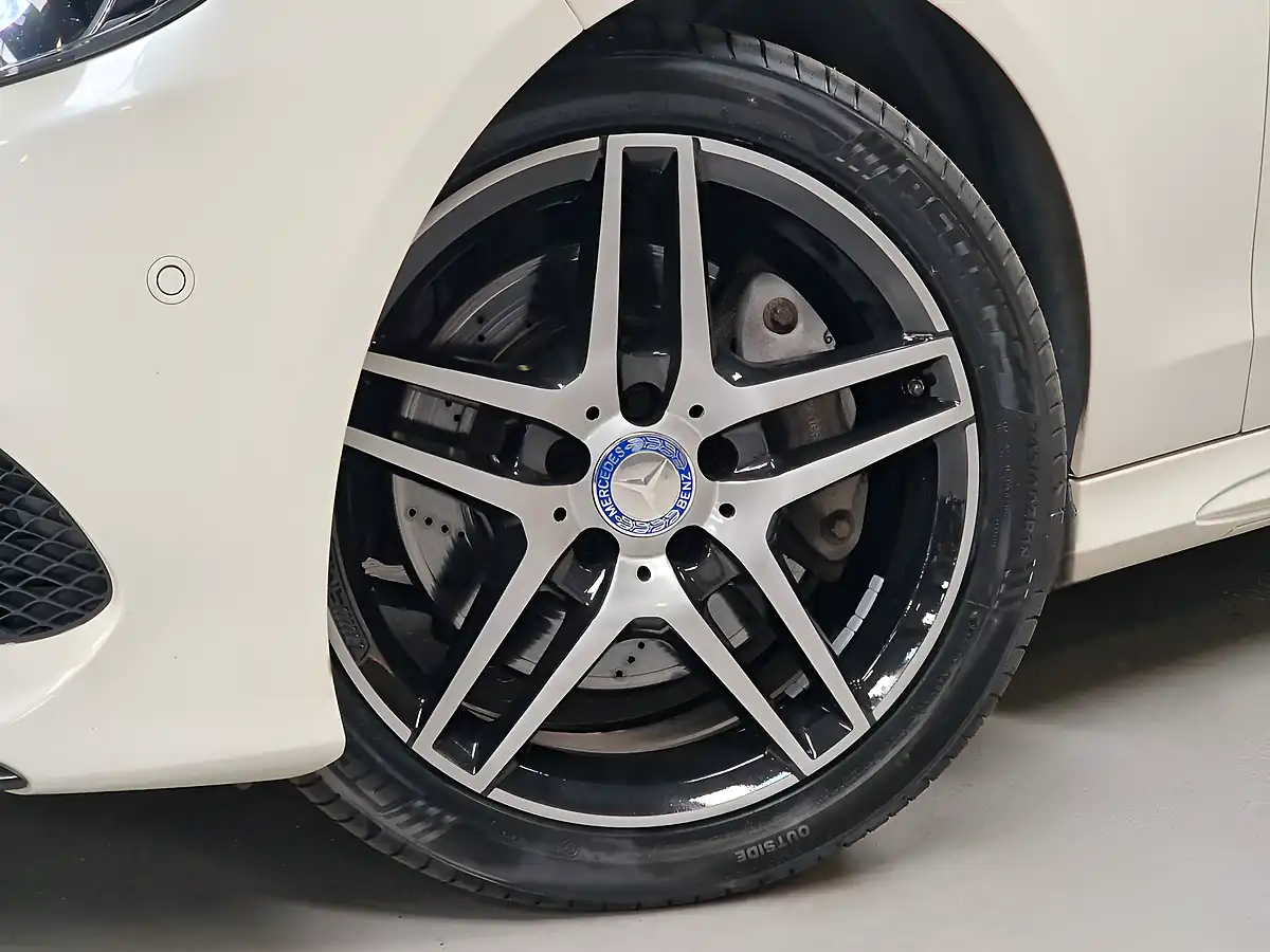 Used 2015 Mercedes-Benz E-Class AMG Night Edition Premium Designo Diamond White - Interior and Exterior details 11