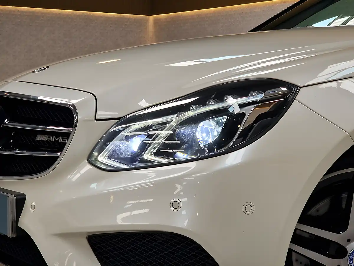 Used 2015 Mercedes-Benz E-Class AMG Night Edition Premium Designo Diamond White - Interior and Exterior details 12