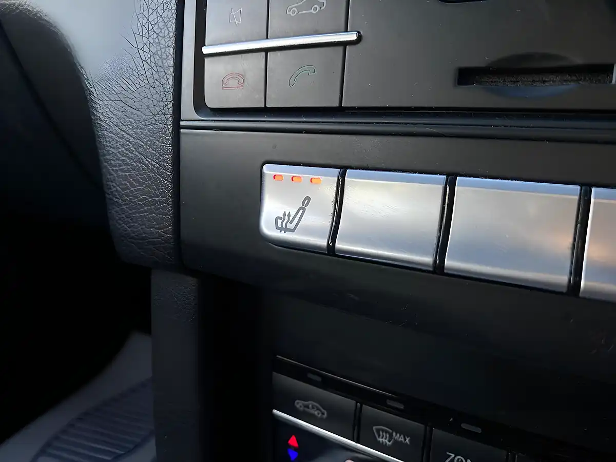 Used 2015 Mercedes-Benz E Class Se Black - Interior and Exterior details 10