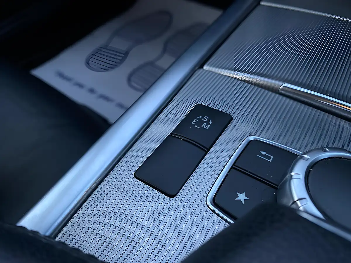 Used 2015 Mercedes-Benz E Class Se Black - Interior and Exterior details 12