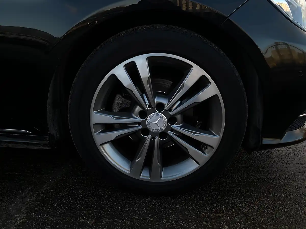 Used 2015 Mercedes-Benz E Class Se Black - Interior and Exterior details 14