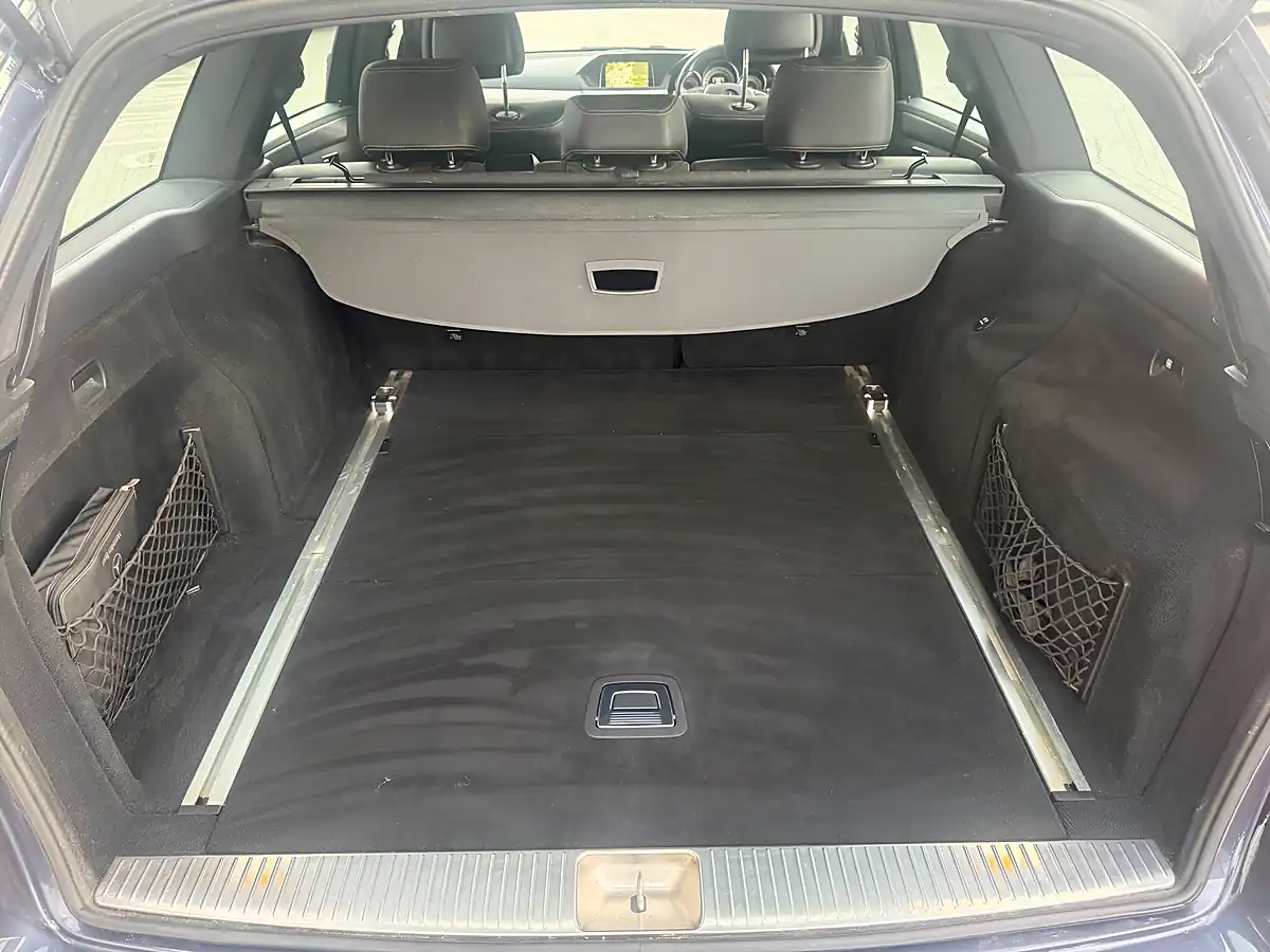 Used 2015 Mercedes-Benz E Class Se Blue - Interior and Exterior details 16