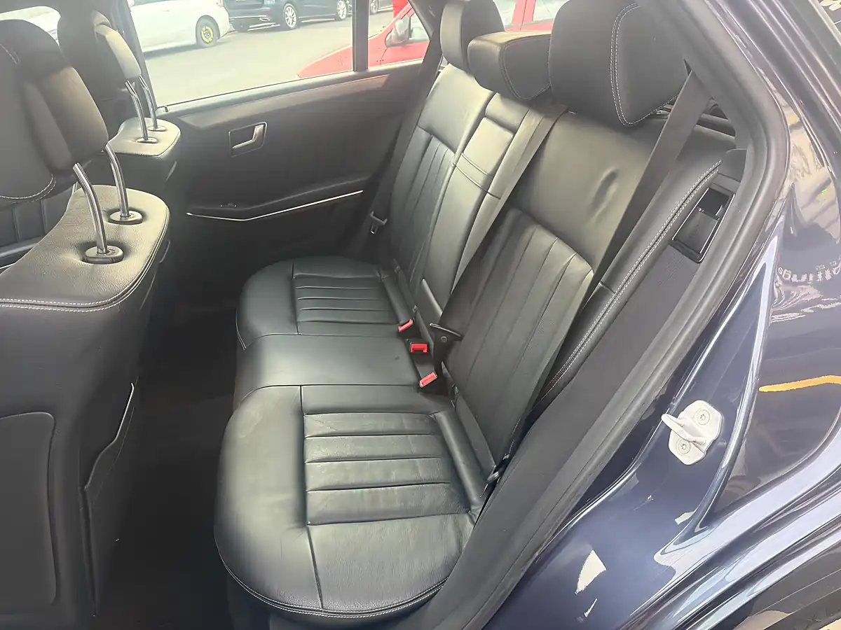 Used 2015 Mercedes-Benz E Class Se Blue - Interior and Exterior details 17