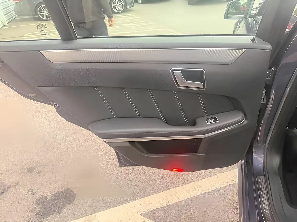 Used 2015 Mercedes-Benz E Class Se Blue - Interior and Exterior details 18