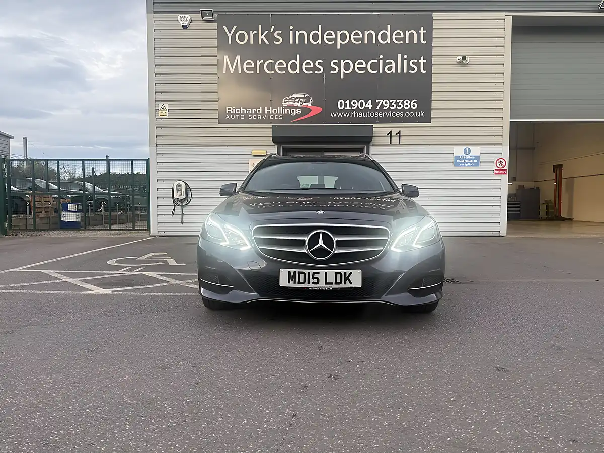 Used 2015 Mercedes-Benz E Class Se Blue - Interior and Exterior details 3