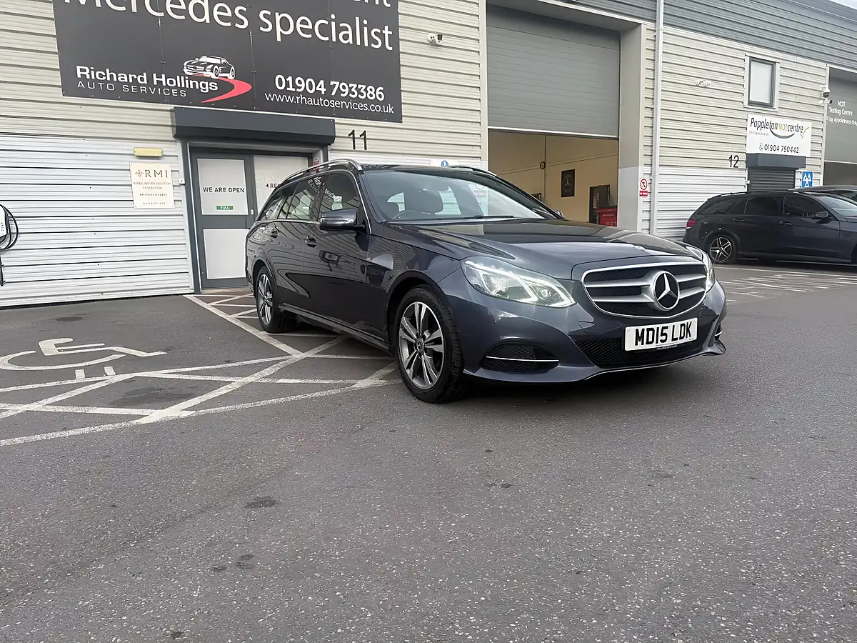 Used 2015 Mercedes-Benz E Class Se Blue - Interior and Exterior details 6