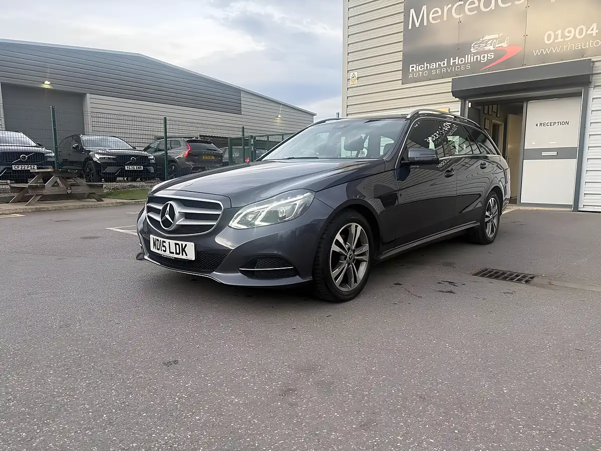 Used 2015 Mercedes-Benz E Class Se Blue - Interior and Exterior details 7
