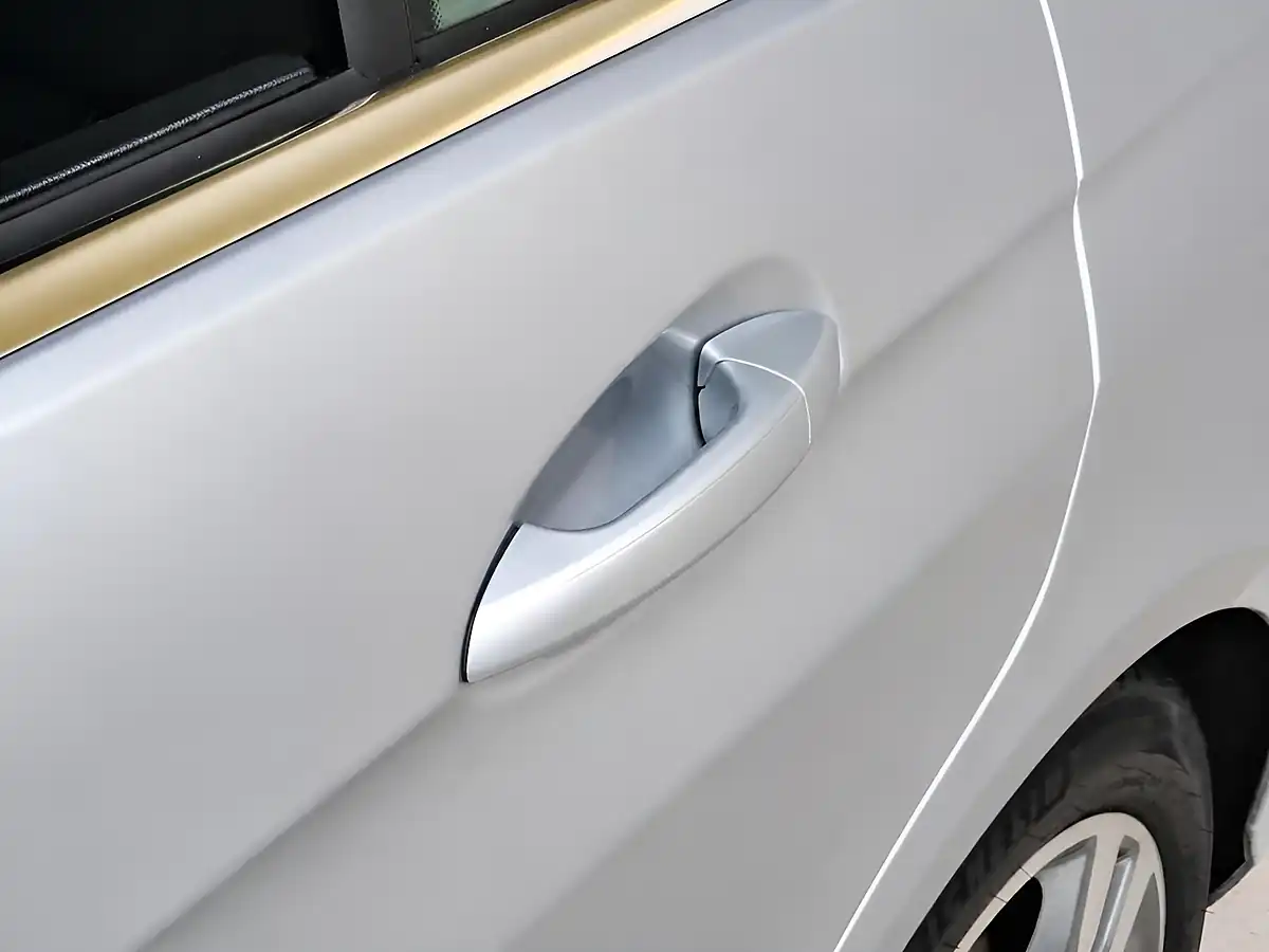 Used 2015 Mercedes-Benz E-Class Se Diamond Silver - Interior and Exterior details 12
