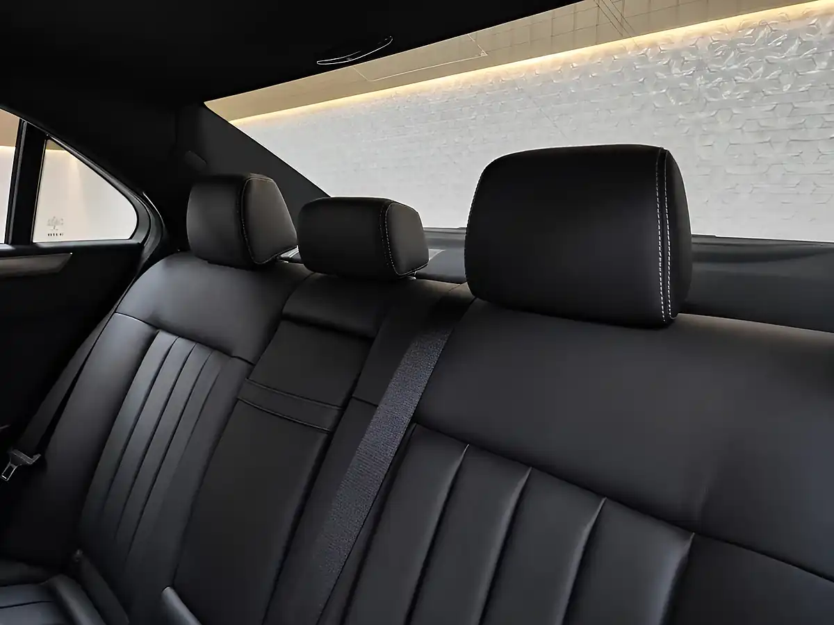 Used 2015 Mercedes-Benz E-Class Se Diamond Silver - Interior and Exterior details 19