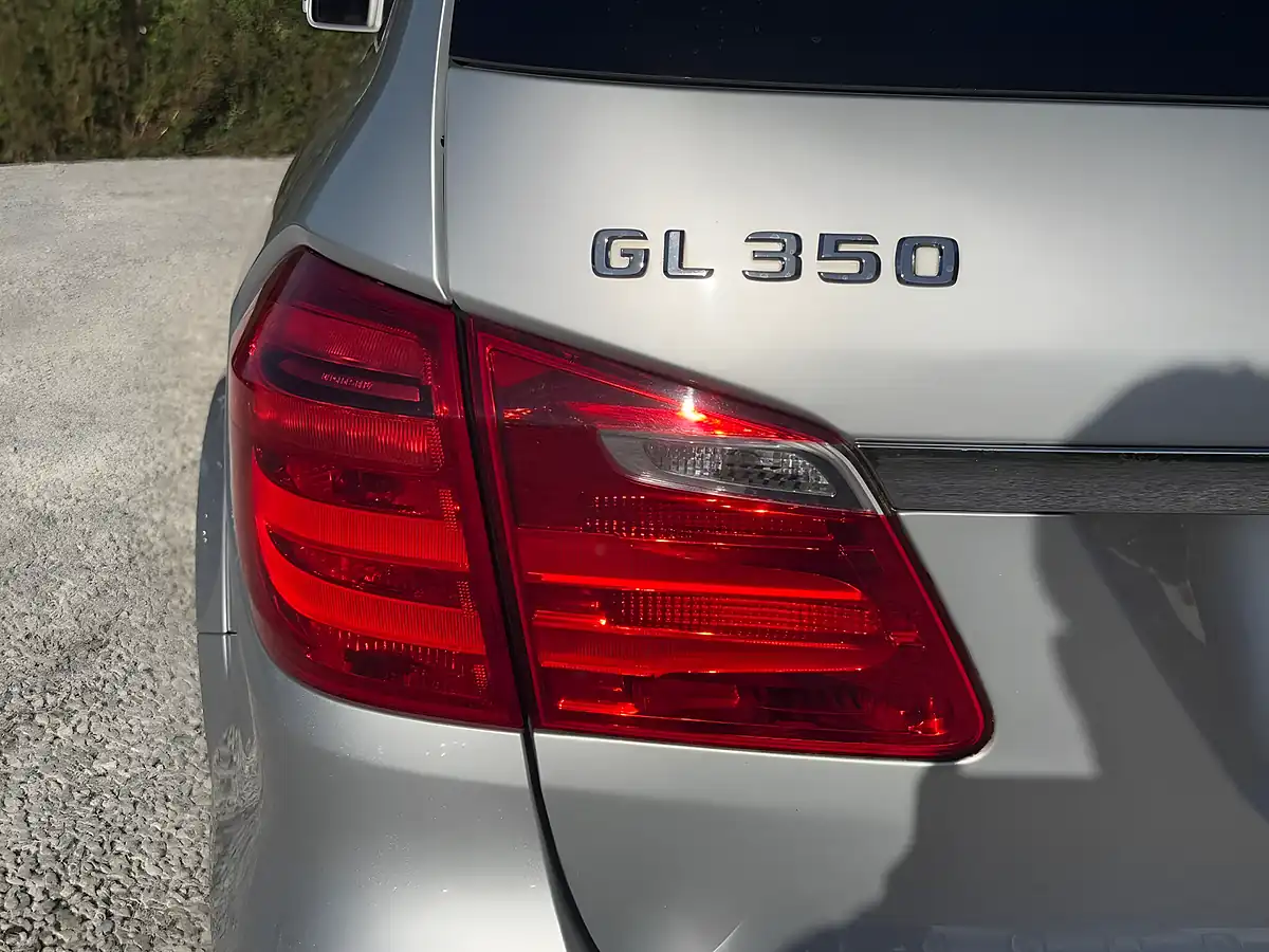 Used 2015 Mercedes-Benz Gl Class AMG Sport Silver - Interior and Exterior details 18