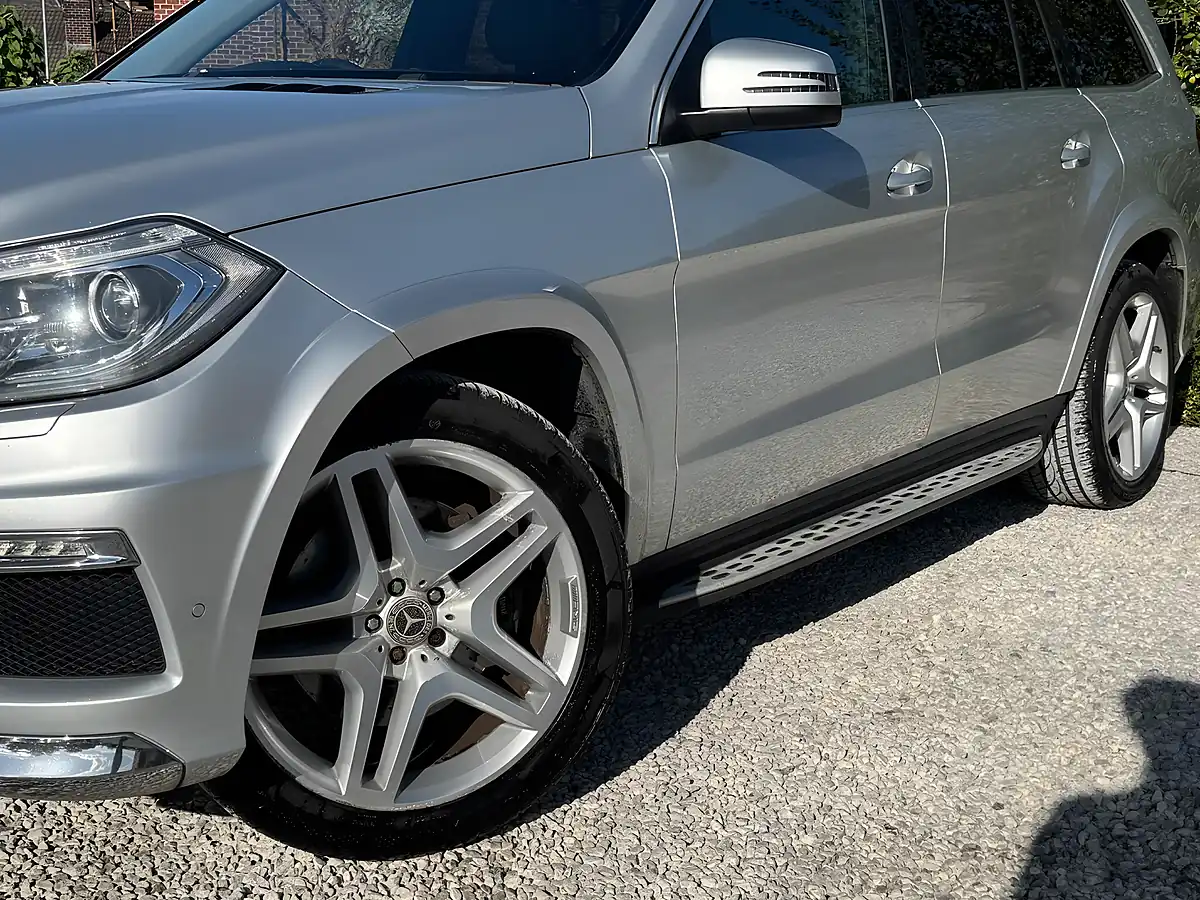 Used 2015 Mercedes-Benz Gl Class AMG Sport Silver - Interior and Exterior details 9
