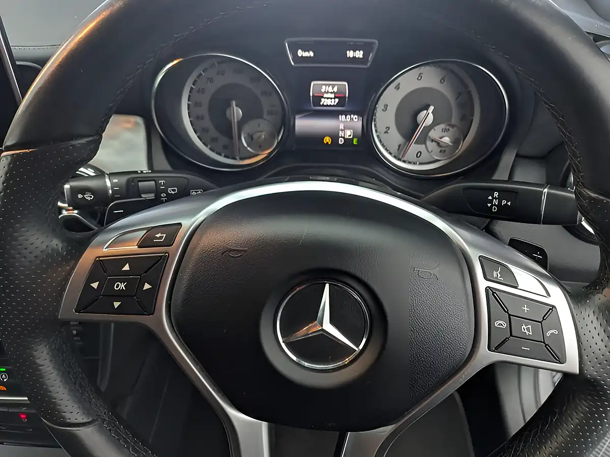 Used 2015 Mercedes-Benz Gla AMG Line Grey - Interior and Exterior details 12