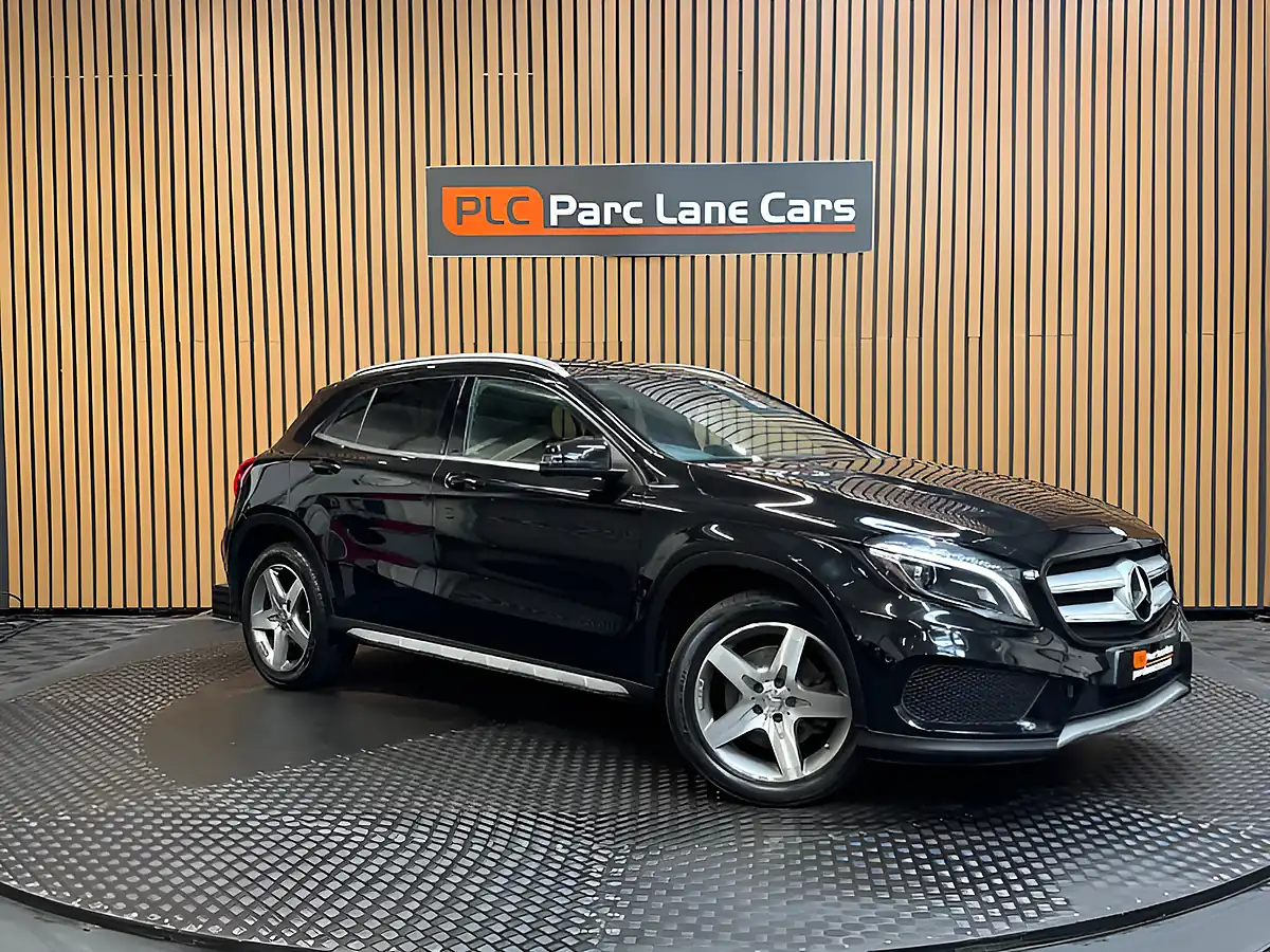 Used 2015 Mercedes-Benz Gla AMG Line (premium) Cosmos Black Metallic - Front View