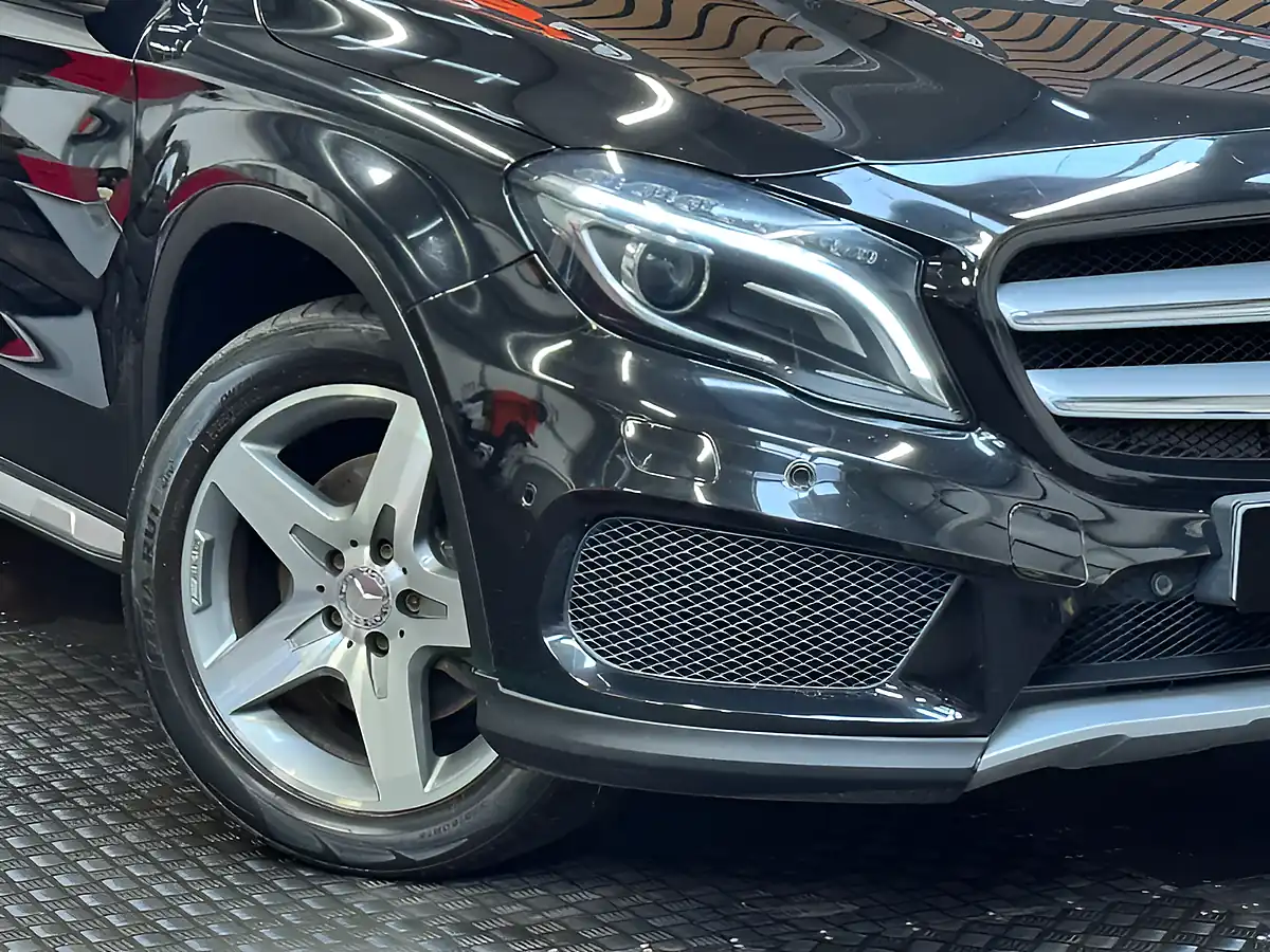 Used 2015 Mercedes-Benz Gla AMG Line (premium) Cosmos Black Metallic - Interior and Exterior details 10